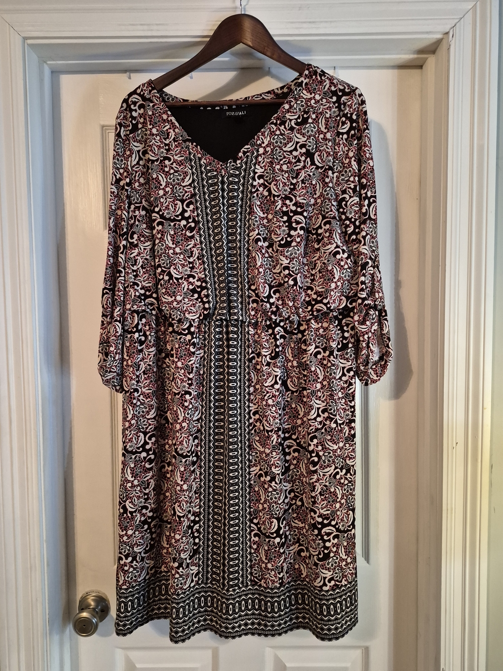 Roz & Ali Black and Red Printed Long-Sleeve V-Neck Dress 1x